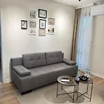 아파트 Grandma Anni's House *